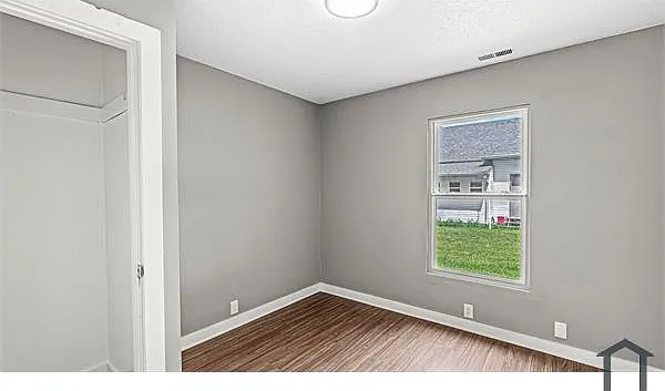 237 S Keystone Ave — Photo 9