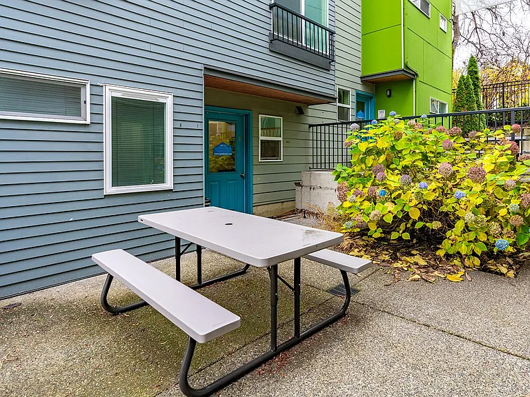 Videre - Courtyard Studios on Cap Hill! — Photo 4