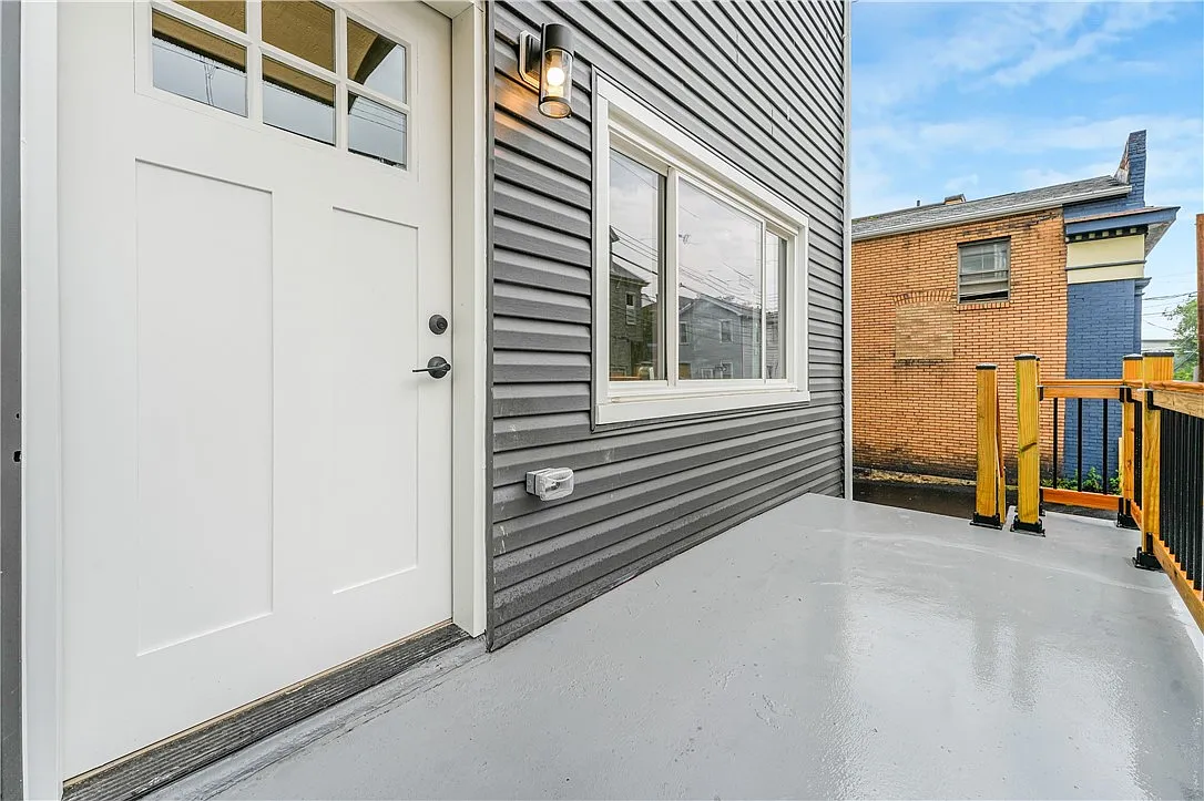 3 bed, 1843 sqft, $3,700 — Photo 3