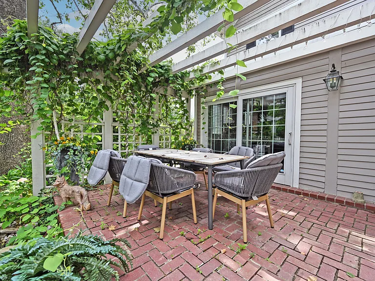 6900 Drake Rd — Photo 19