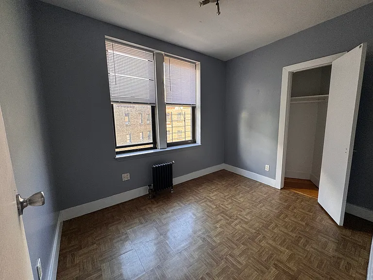 820 Riverside Dr #5G — Photo 4