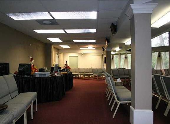4th image of 7602 Lee Hwy