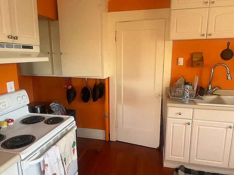 220 SE Gladstone St #1 — Photo 9
