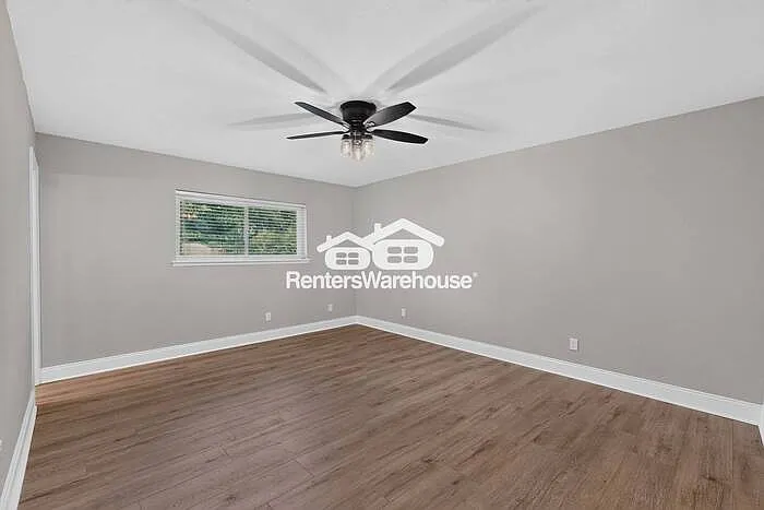 1004 Whitehall Dr — Photo 23