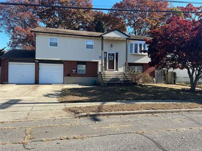 208 S 10th Street, Lindenhurst, NY, 11757