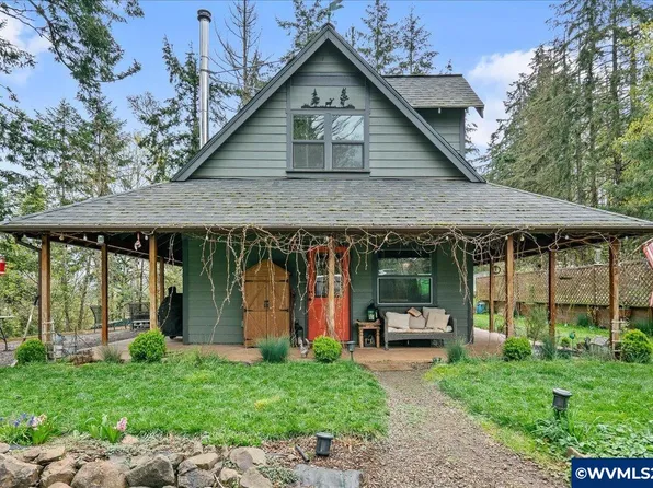 823 Terrace Dr, Scotts Mills, OR 97375