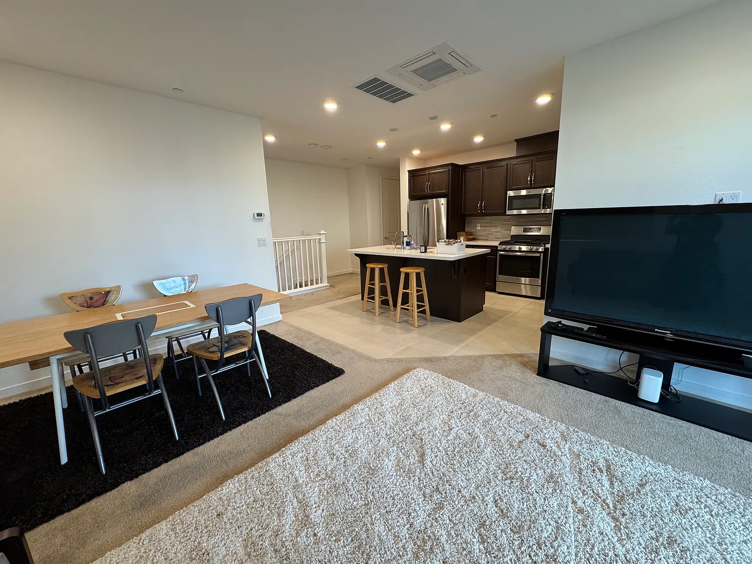 5 bed, 2129 sqft, $1,300 — Photo 4