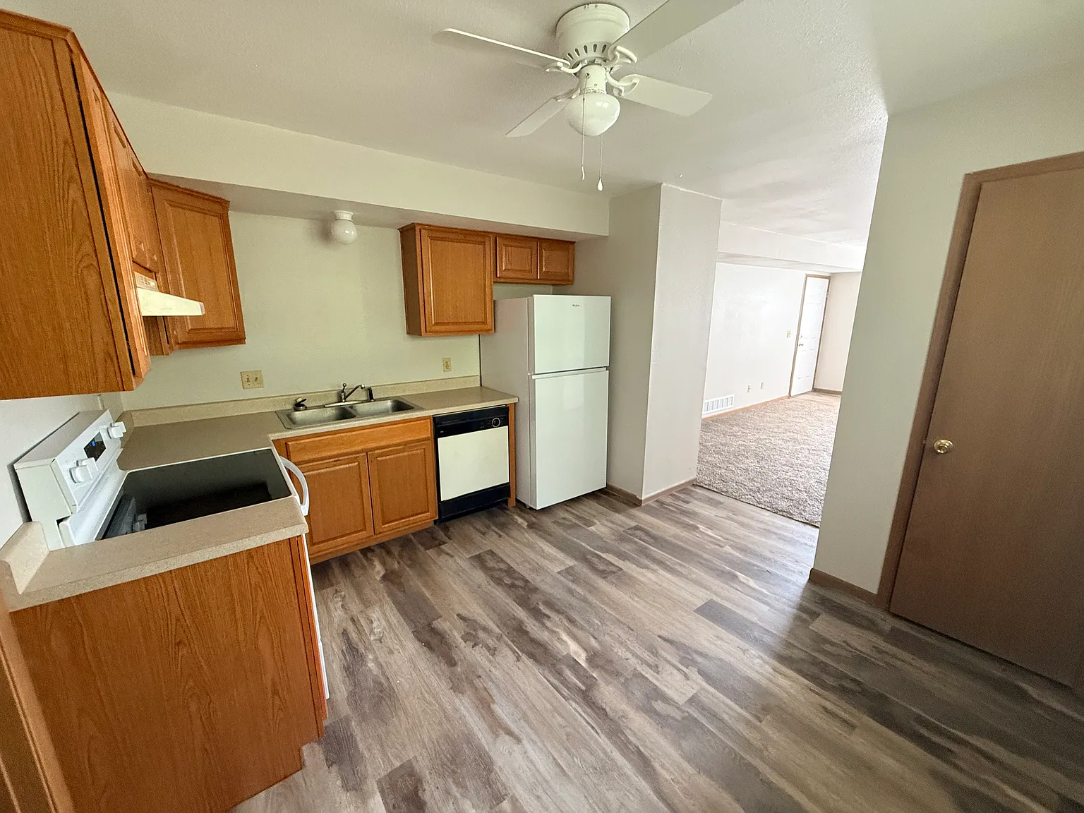 2 bed, 1.0 bath, 850 sqft, $850 — Photo 2