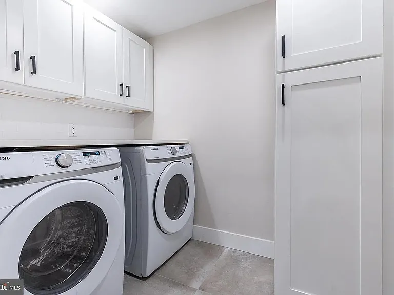 2433 W Seybert St — Photo 6