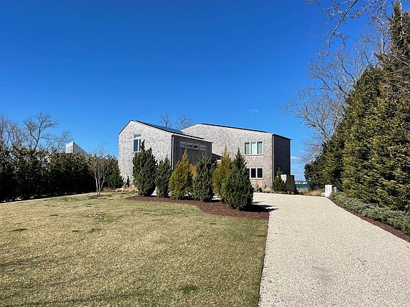 2nd image of 495 N Parish Dr