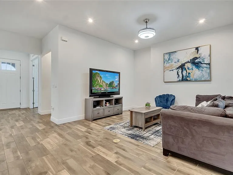 2069 Celebration Blvd — Photo 24