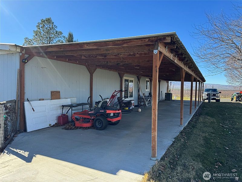 3rd image of 16002 Road 28 SW