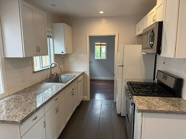 611 N Rampart Blvd — Photo 5