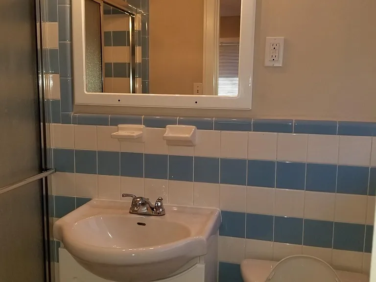 908 Cherryhill St — Photo 13