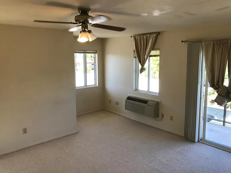 5489 Dorothy Dr — Photo 11
