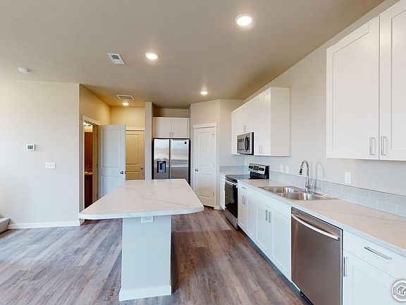 5th image of 315 Penguin St