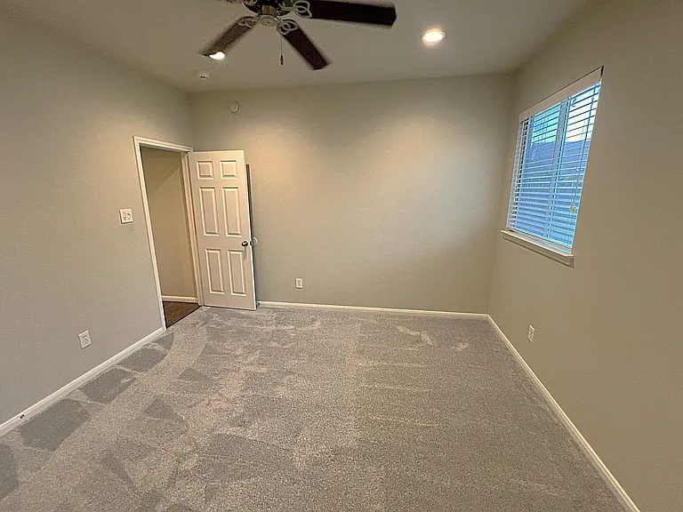 7031 Windy Run Ct — Photo 21