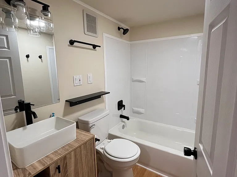 3201 32nd St #3 — Photo 7