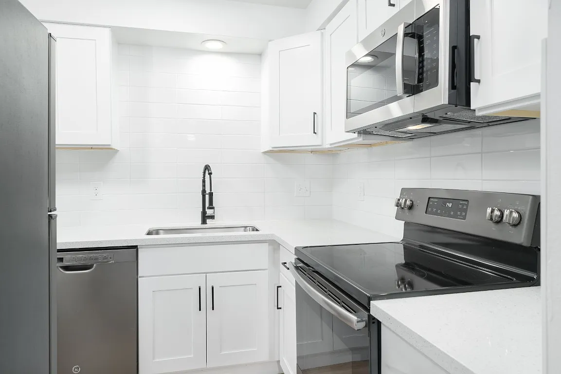 3 bed, 2227 sqft, $2,550 — Photo 3