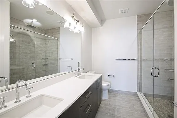 Sold by Keller Williams City Life Realty | media 2