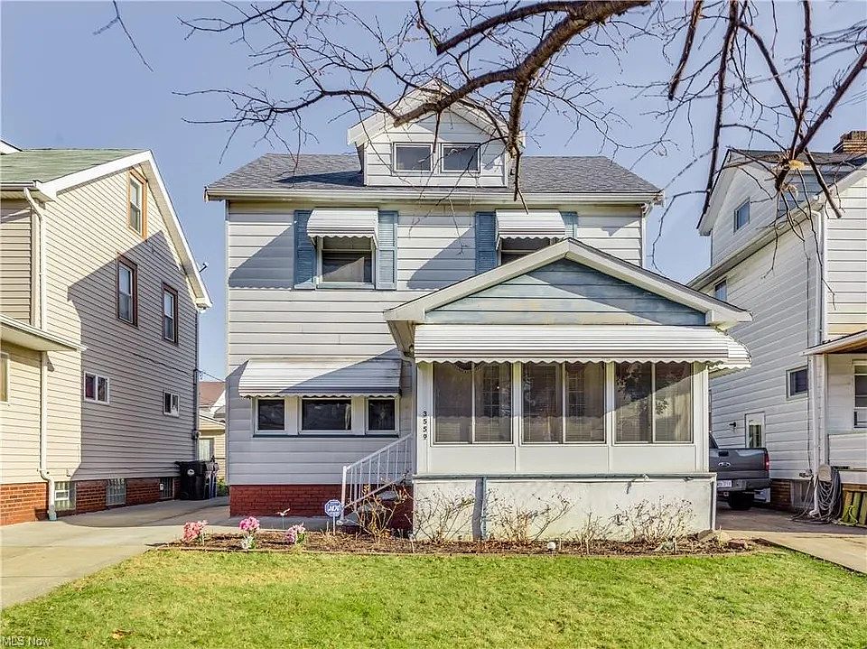 1st image of 3559 W 122nd St