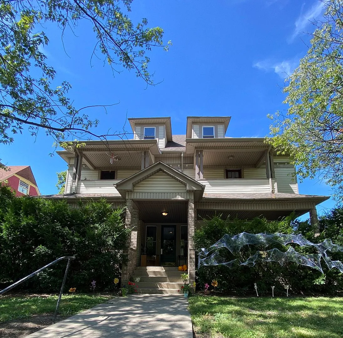 402 South Main St — Photo 1