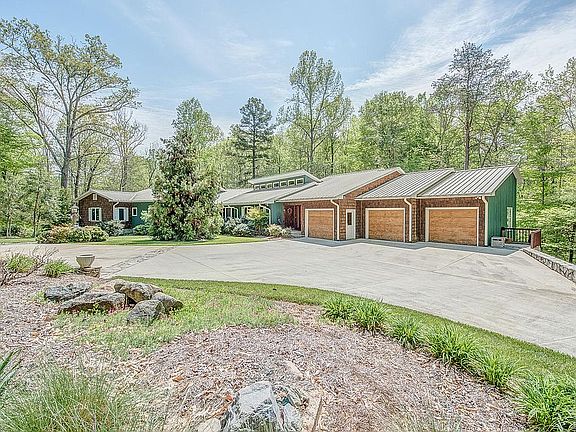 3rd image of 203 Mandel Dr
