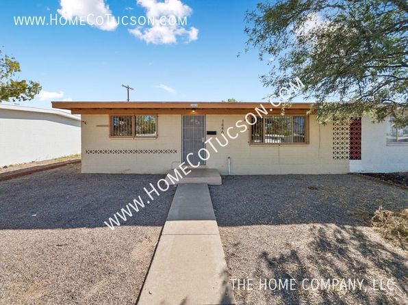1446 E Iowa Dr