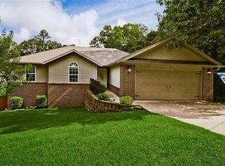 8 Camborne Dr, Bella Vista, AR 72714