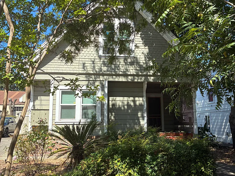 925 Stewart St #A — Photo 1
