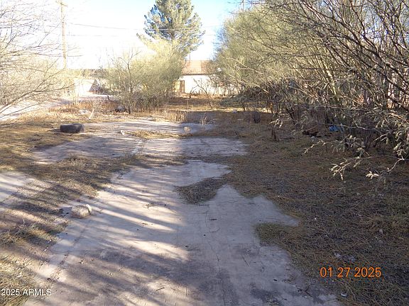 4th image of 626 E 7TH Street #9