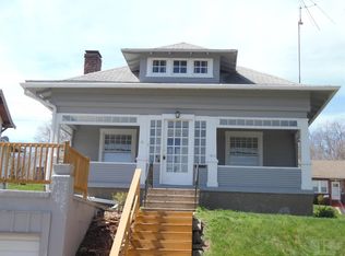 1211 S 3rd St, Burlington, IA 52601