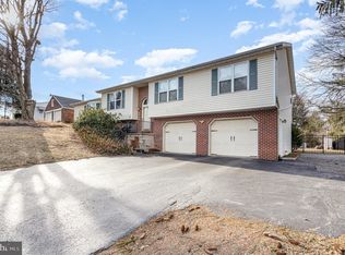 1720 North Dr, York, PA 17408