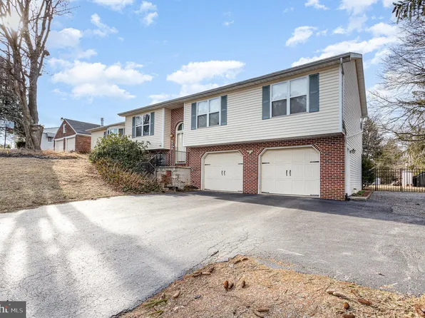 1720 North Dr, York, PA 17408