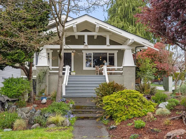 886 Maddison St, Victoria, BC V8S 4C2
