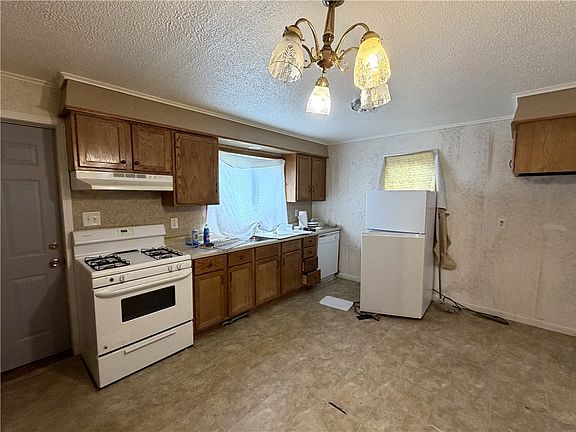 4th image of 1308 E Williams St