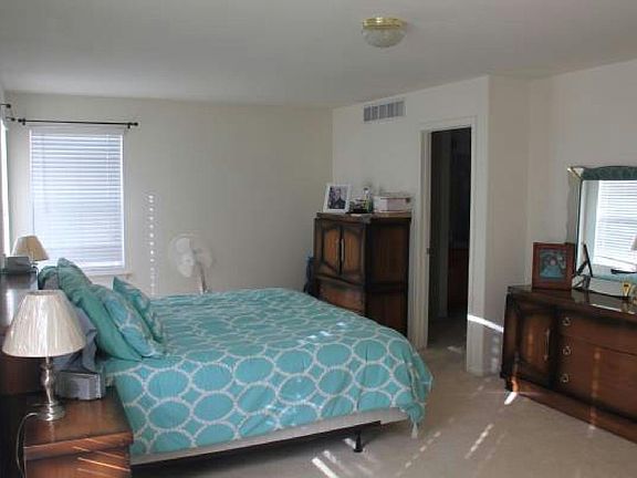 Master Bedroom (Bedroom 1)