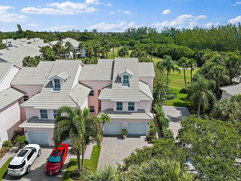 2905 Fairway Dr N — Photo 44