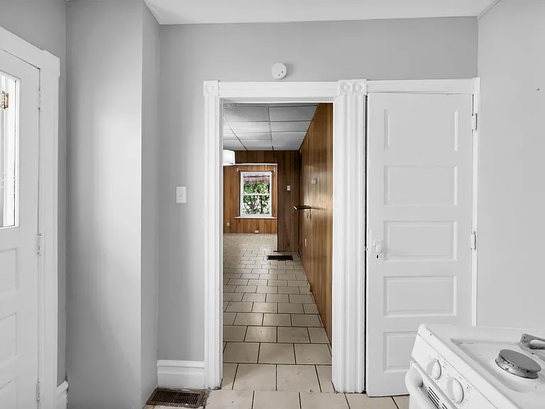 622.5 N Silk St — Photo 12