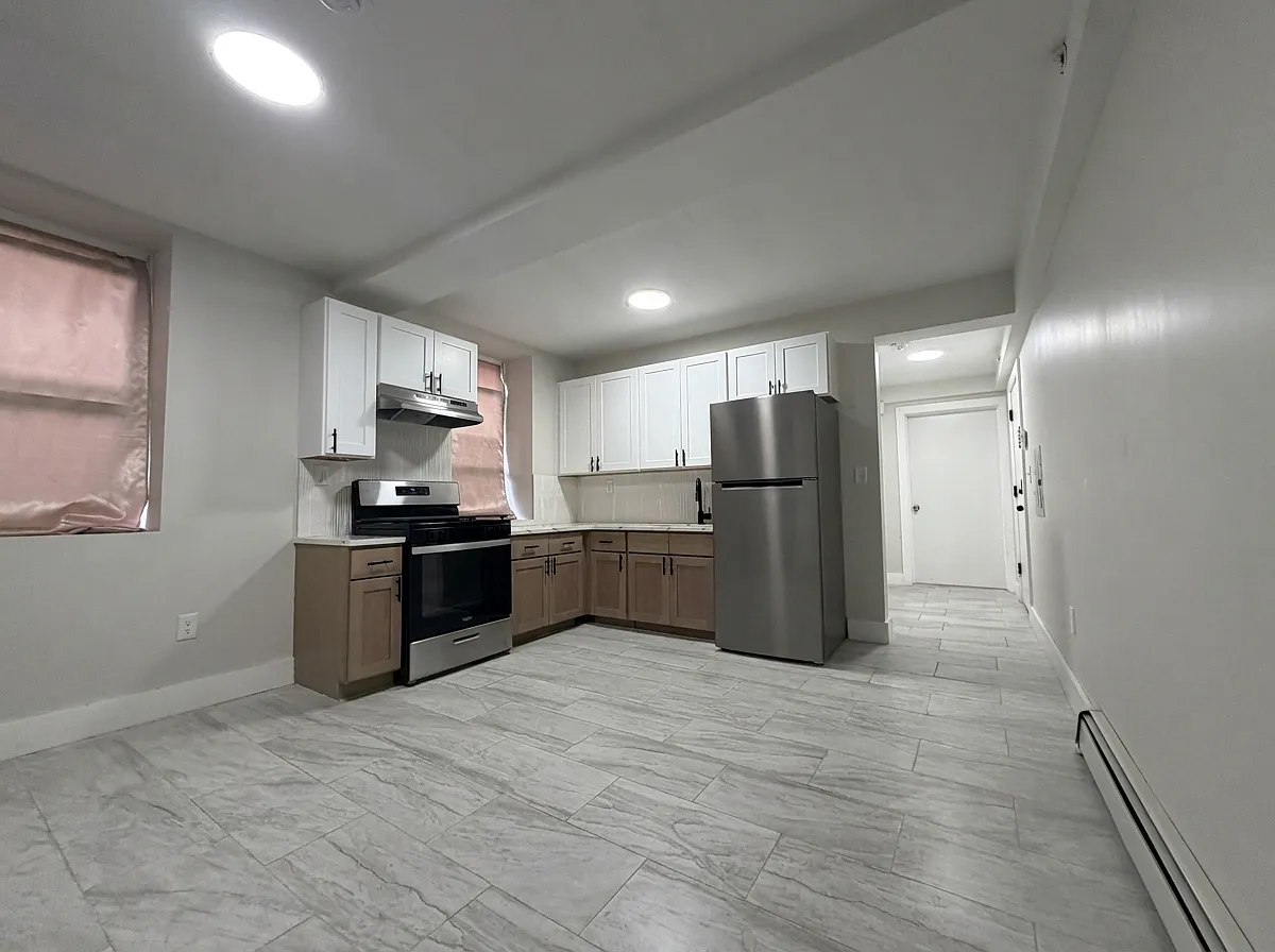2 bed, 850 sqft, $1,850 — Photo 3