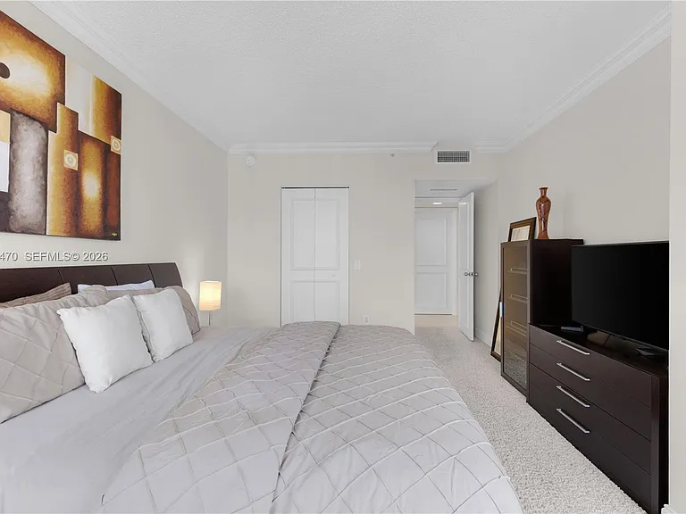 21055 Yacht Club Dr #1804 — Photo 15