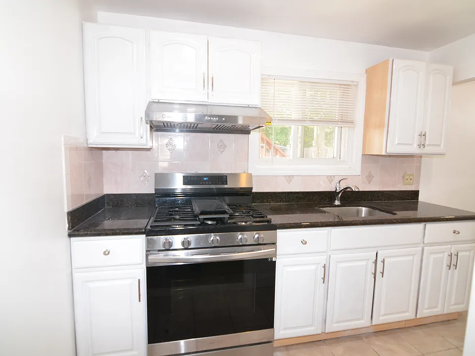 33 Prospect St #1