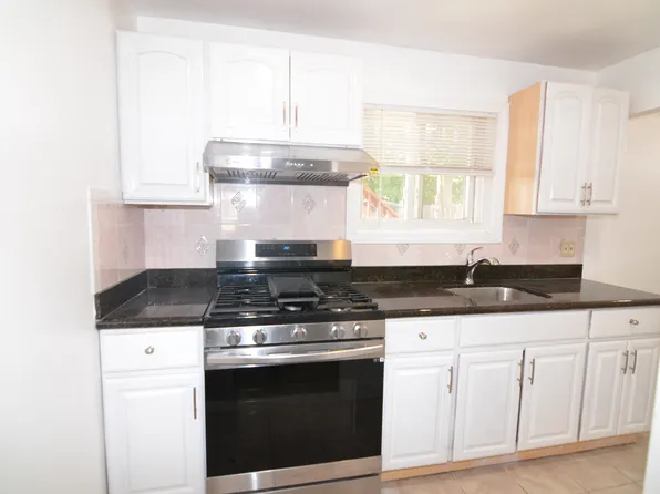 33 Prospect St APT 1, Quincy, MA 02171