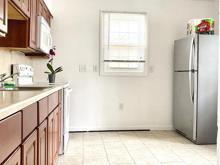 227 Chestnut St #1 — Photo 4
