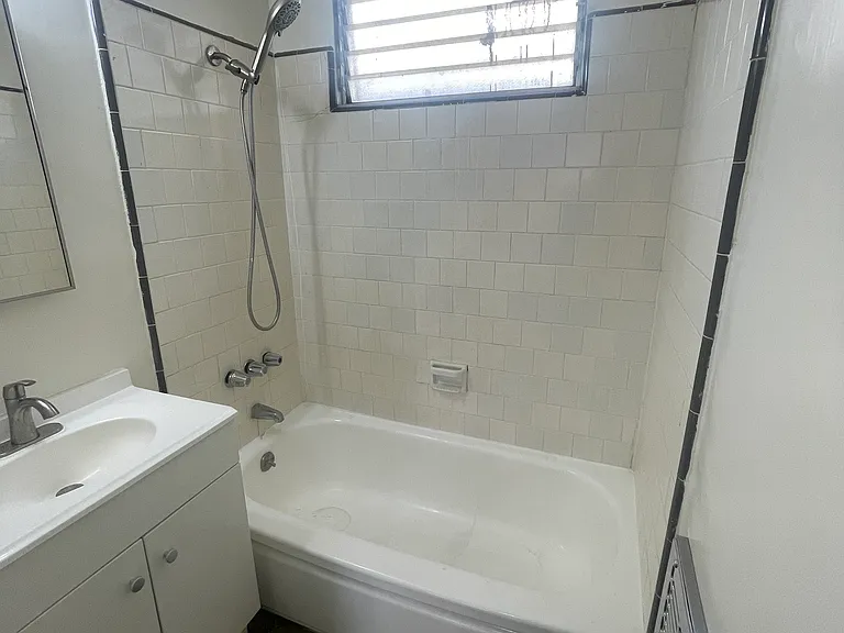 1607 N Harvard Blvd #3 — Photo 11