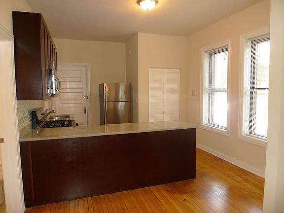 3rd image of 1641-1645 W Waveland Ave #1645-2