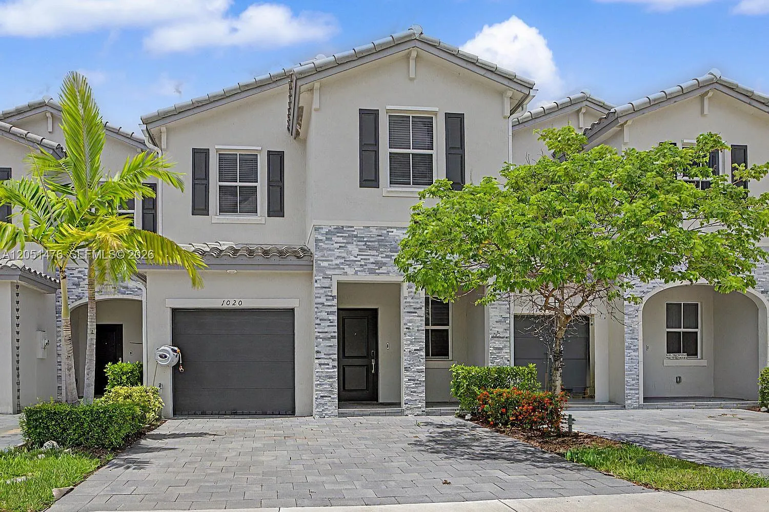 Keys Gate Residential — Photo 1