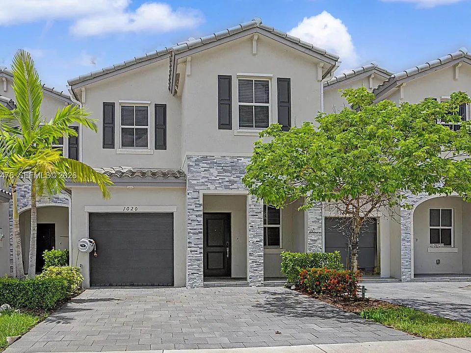 1020 SE 26th Ter