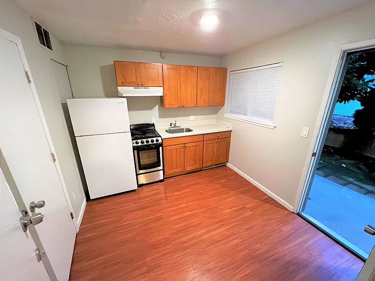 1219 SW 124th St #17 — Photo 3