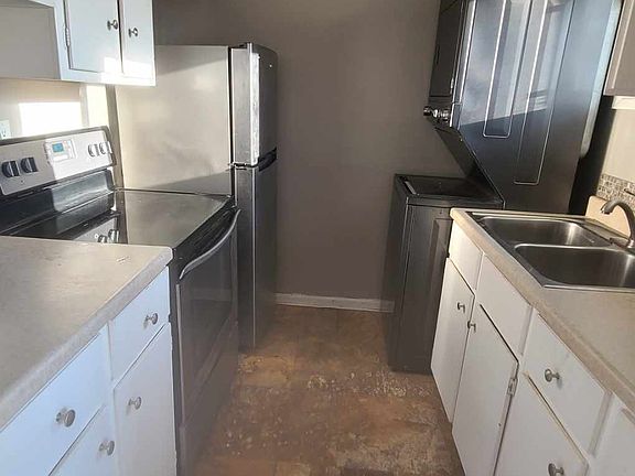 4th image of 2812 Duncan Dr #B